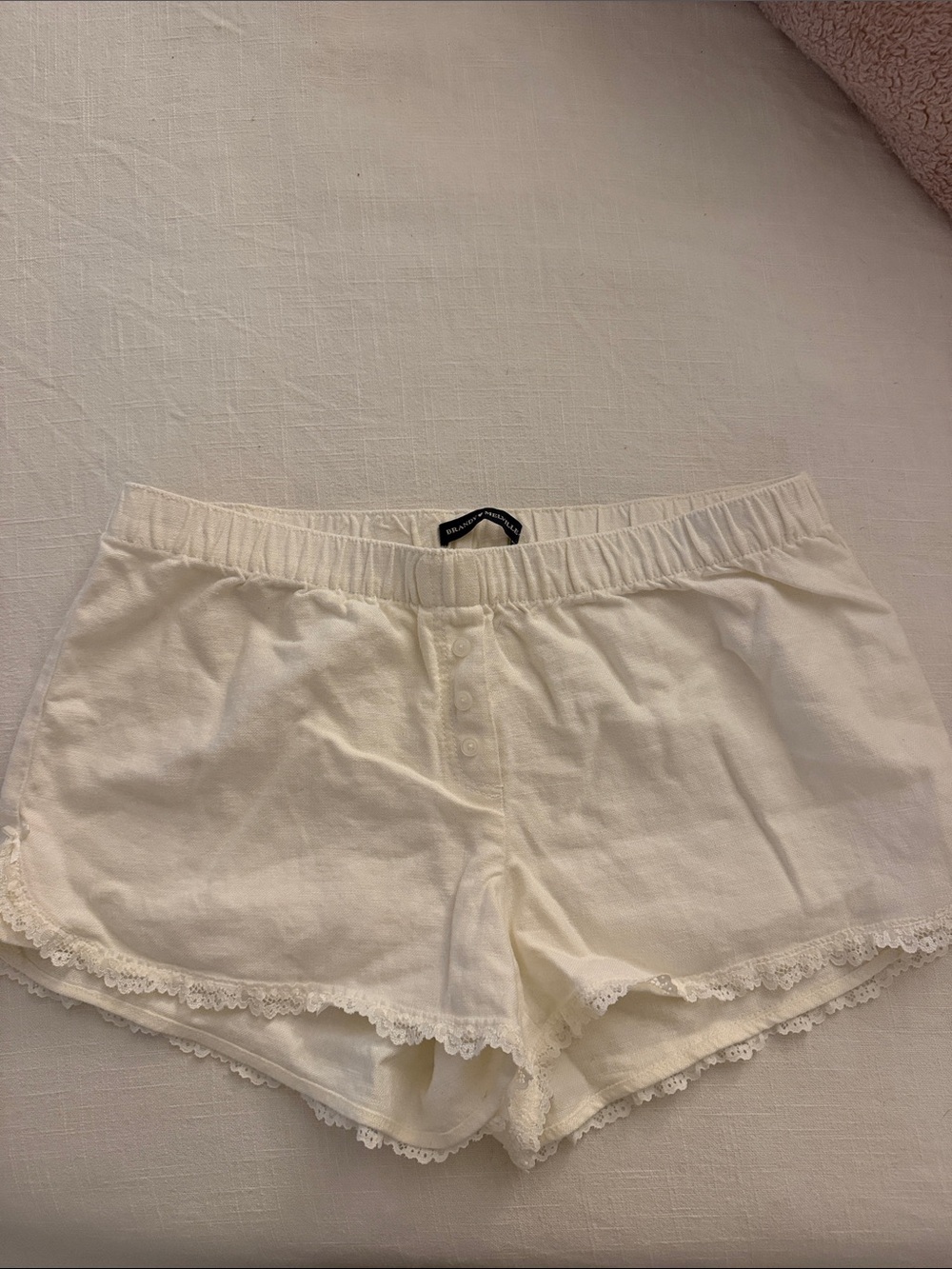 Brandy Melville Women’s Cream Lace-Trim Shorts